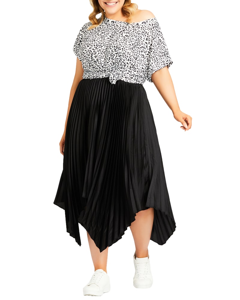 Front of a model wearing a size 1X Georgi Pleated Skirt in Black by Loralette. | dia_product_style_image_id:234322